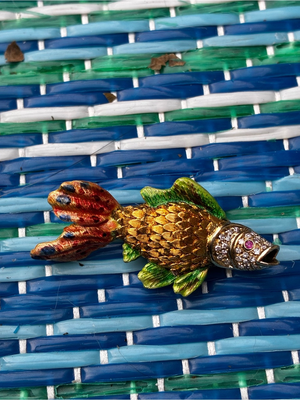 18kt gold made in Italy fish brooch with real gemstones
Estate find